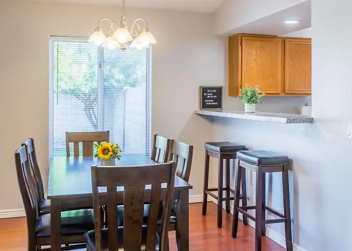 Cozy House W Pool Near State Farm Stadium Ferienhaus Glendale