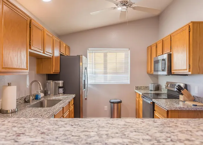 Cozy House W Pool Near State Farm Stadium Ferienhaus Glendale